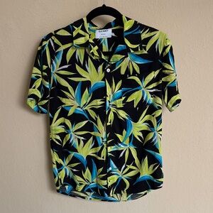 Old Navy boys tropical Leaf Print button down Shirt sz XL 14-16 excellent cond